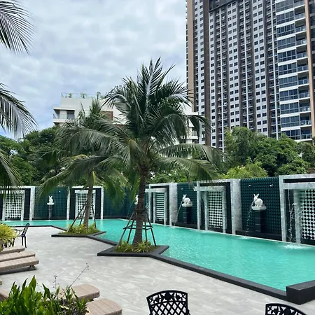 Arcadia Center Suites Near Walking Street And Beach Pattaya Exterior photo