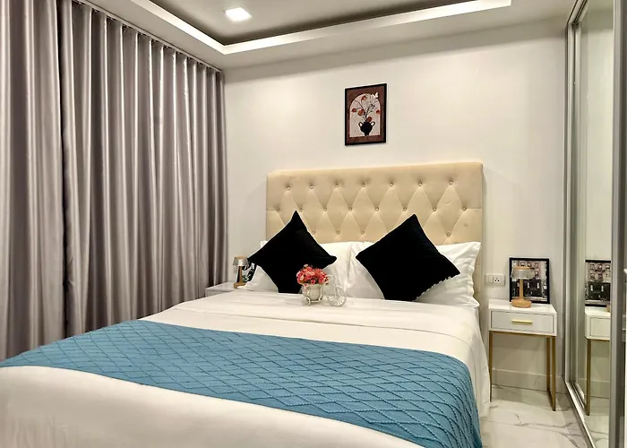 Arcadia Center Suites Near Walking Street And Beach